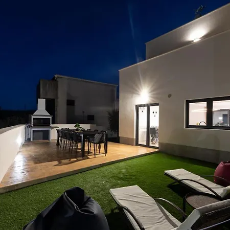 Luxe House Villa
