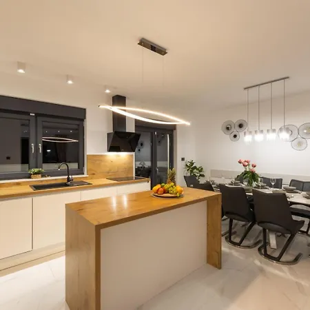 Villa Luxe House