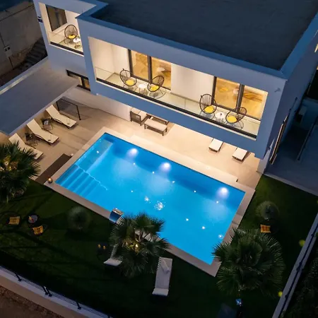 Luxe House