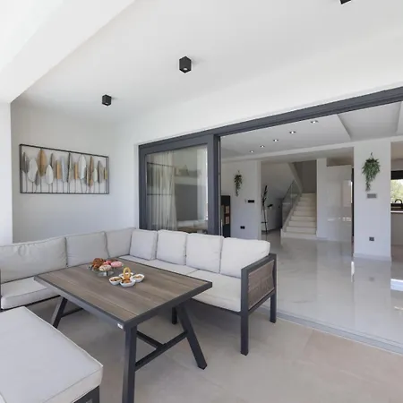 Villa Luxe House