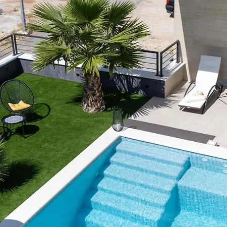 Luxe House *